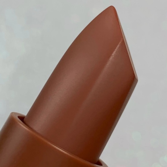Huda Beauty Cream Lipstick Boss Chick - Picture 5 of 7